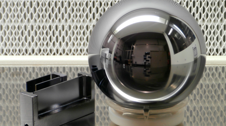 Sfera di silicio utilizzata per la definizione del chilogrammo campione