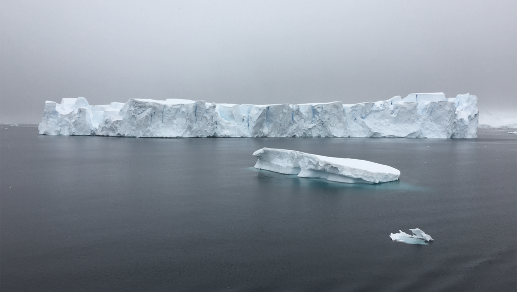 Banchi di ghiaccio in mare