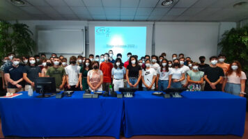 foto di gruppo del corso per studenti ai laboratori nazionali di legnaro dell'infn