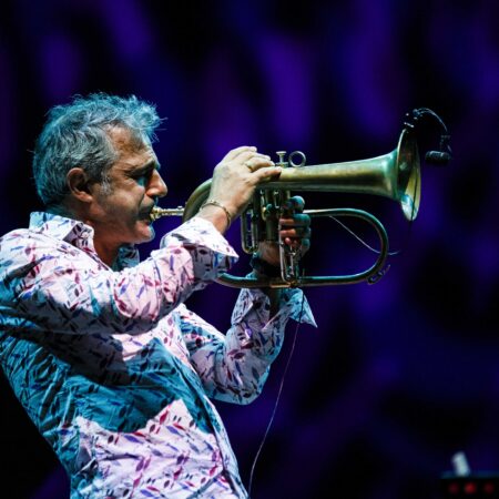 Paolo Fresu che suona la tromba