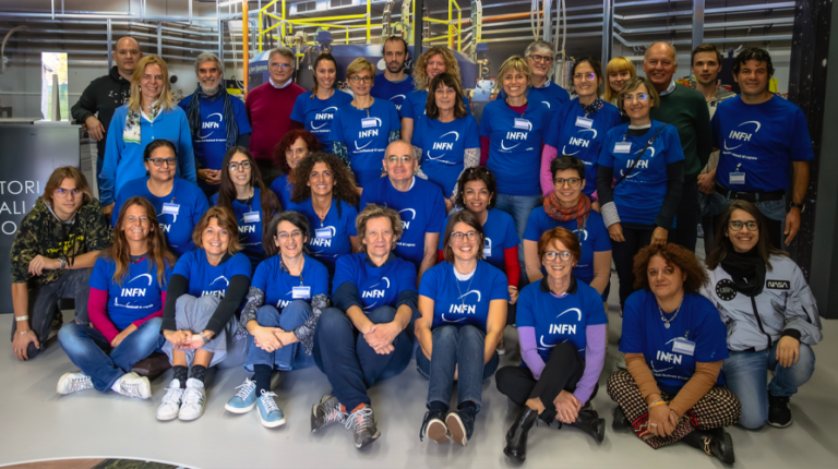 docenti in visita ai laboratori di Legnaro dell'INFN per PID 2023