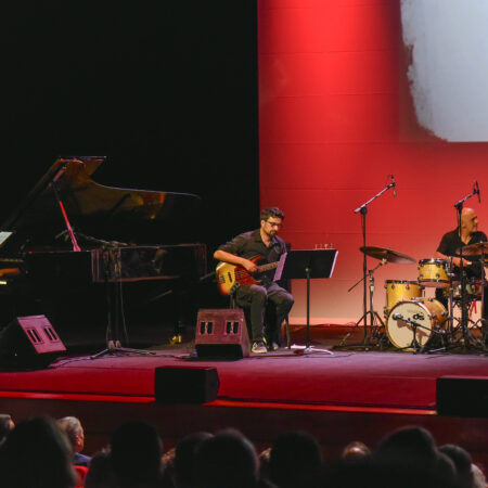 pianista Manuel Magrini, bassista Daniele Mencarelli e batterista Juri Pecci