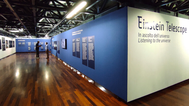 Fotografia della mostra su Einstein Telescope a Cagliari