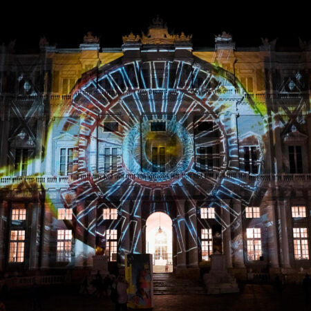 Foto del videomapping su Palazzo Ducale, novembre 2022