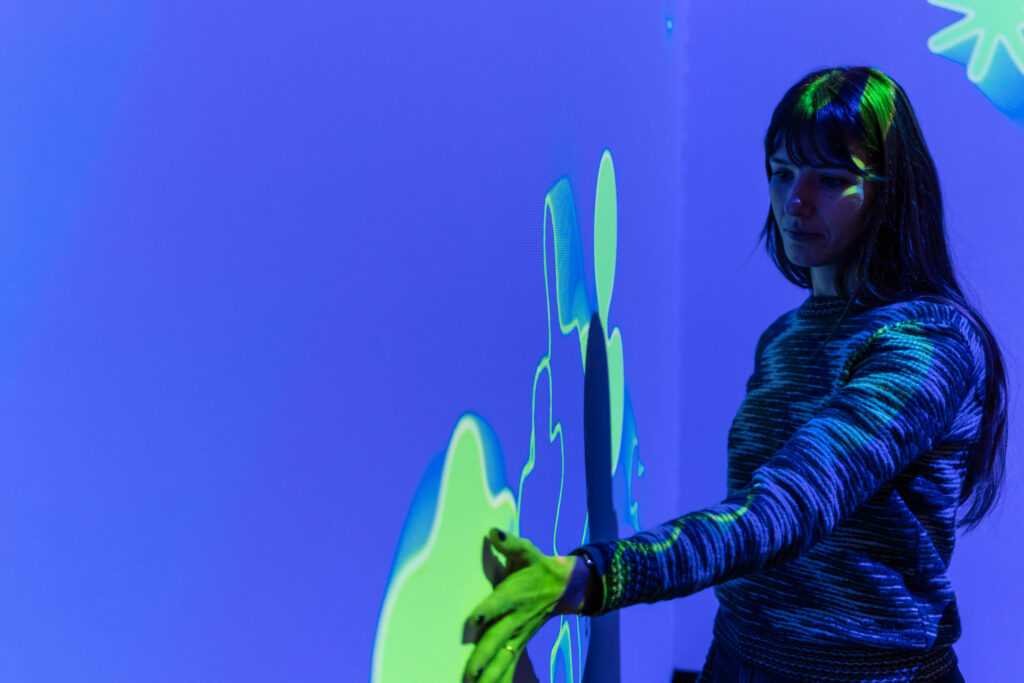 Installazione interattiva immersiva sulla sovrapposizione quantistica e il collasso della funzione d'onda. Foto di Matteo De Stefano.