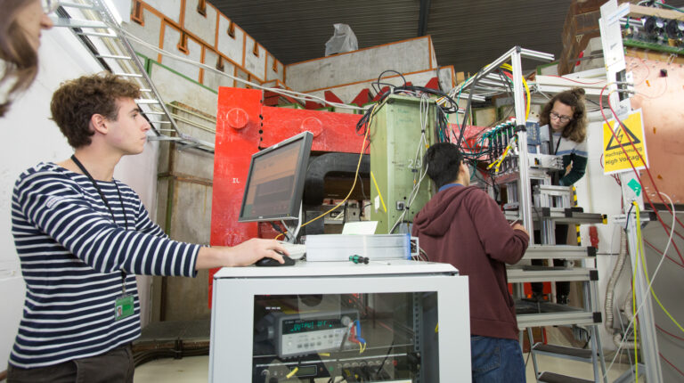 Studenti e studentesse nei laboratori nazionali INFN di Frascati